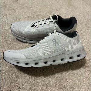 On cloudgo glacier/white